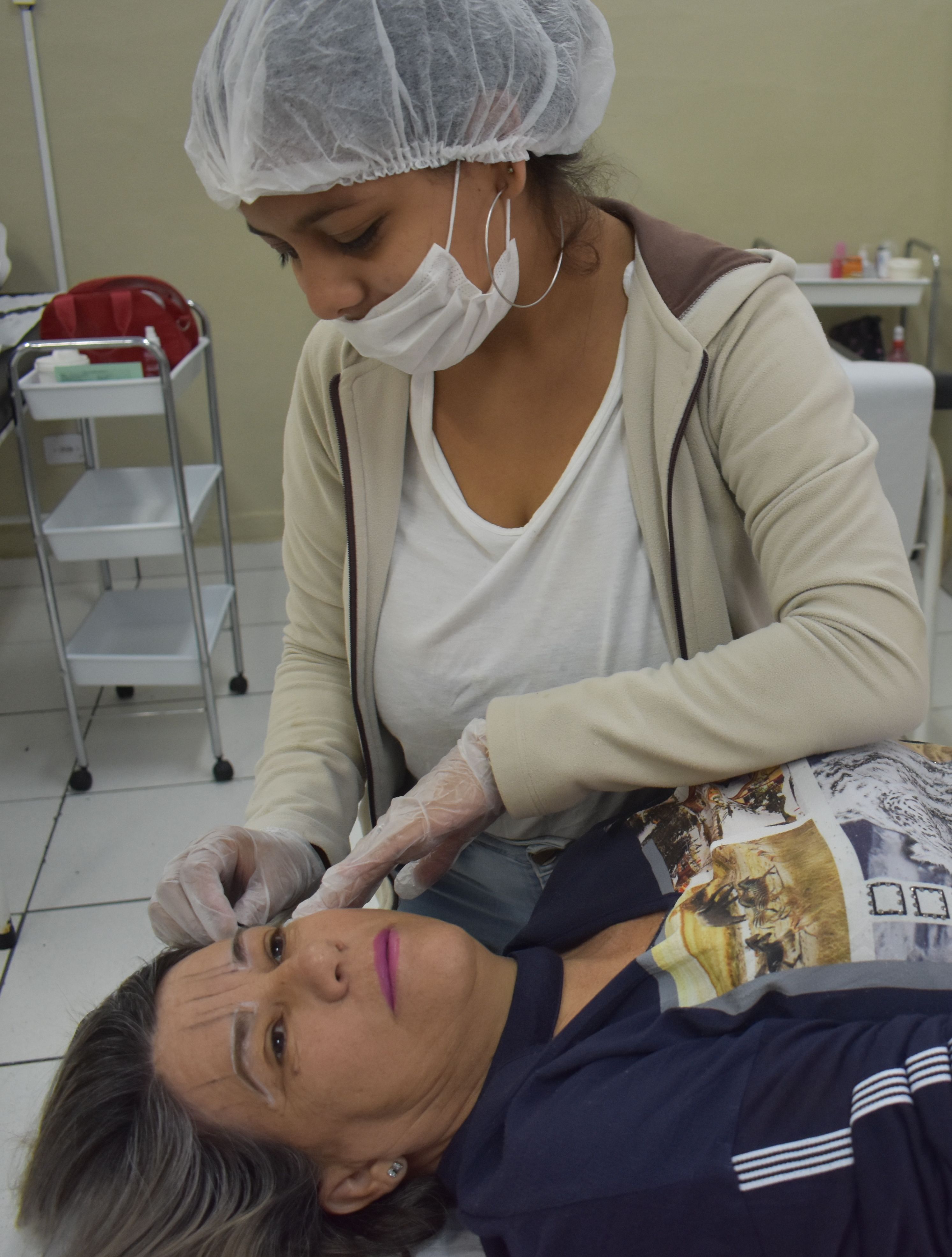 Escola da Beleza oferece 70 vagas para 5 cursos profissionalizantes