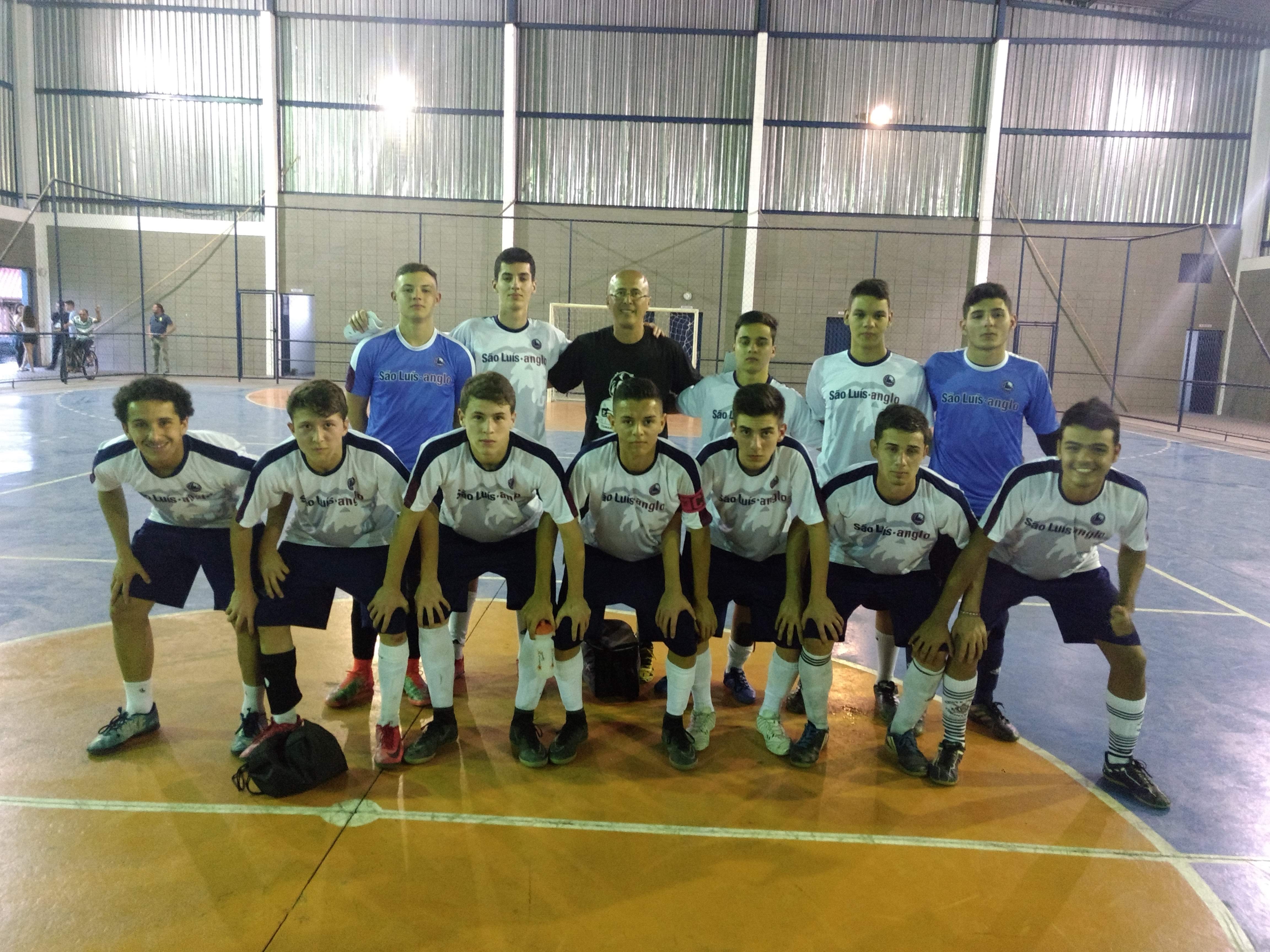 Colégio São Luís de Taubaté é destaque no Futsal