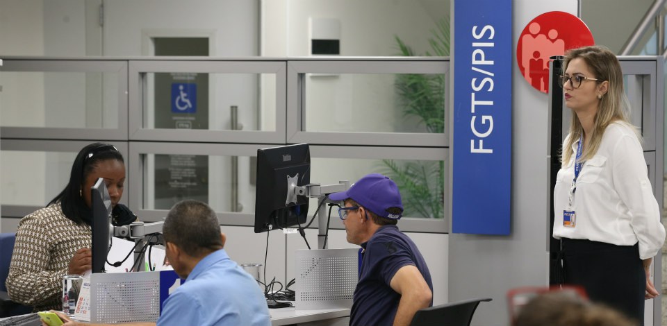 Mais de 1,3 milhão de trabalhadores já sacaram R$ 1,2 bilhão  do PIS/Pasep