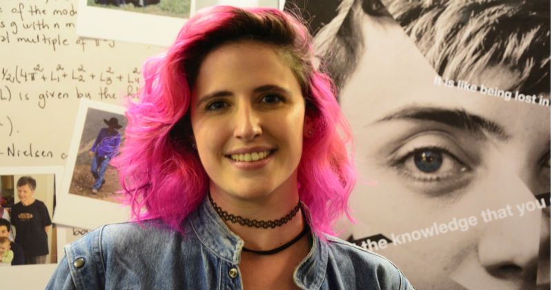 Jovem atrai 45 mil seguidores no YouTube falando de matemática