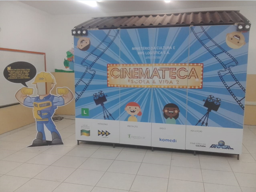 Escola municipal de Taubaté recebe Cinemateca