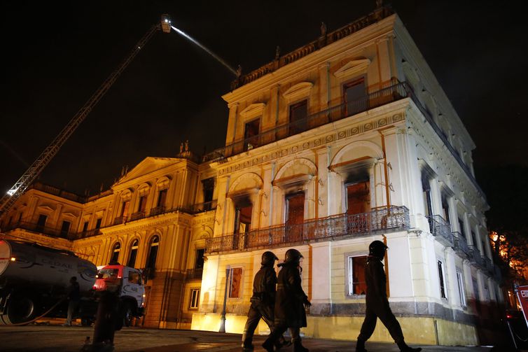 200 anos de história perdida – Risco de incêndio no Museu Nacional  foi denunciado há 14 anos