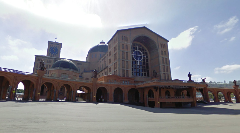 Aparecida recebe mais de  200 mil romeiros