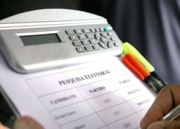 Comportamento de eleitor e método explicam imprecisão de pesquisas