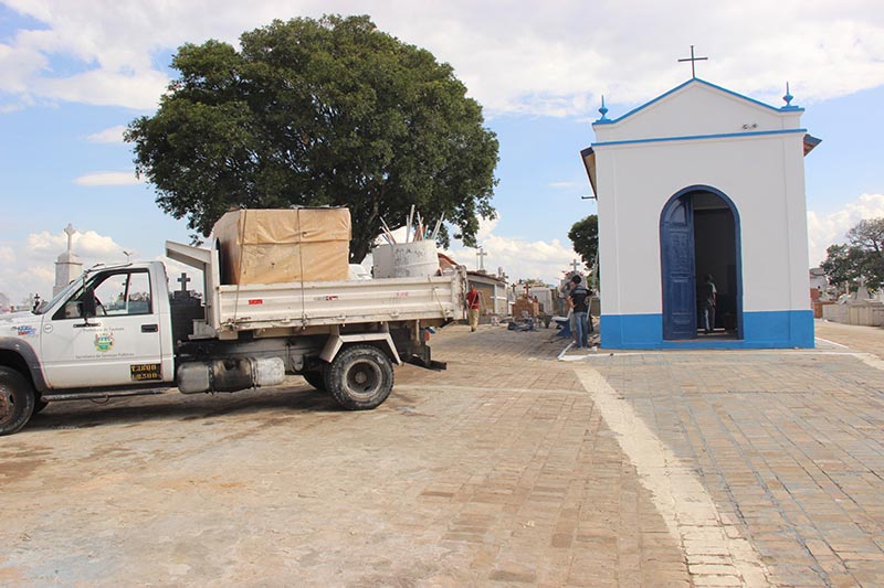 Cemitérios ampliam horário de funcionamento no feriado de Finados