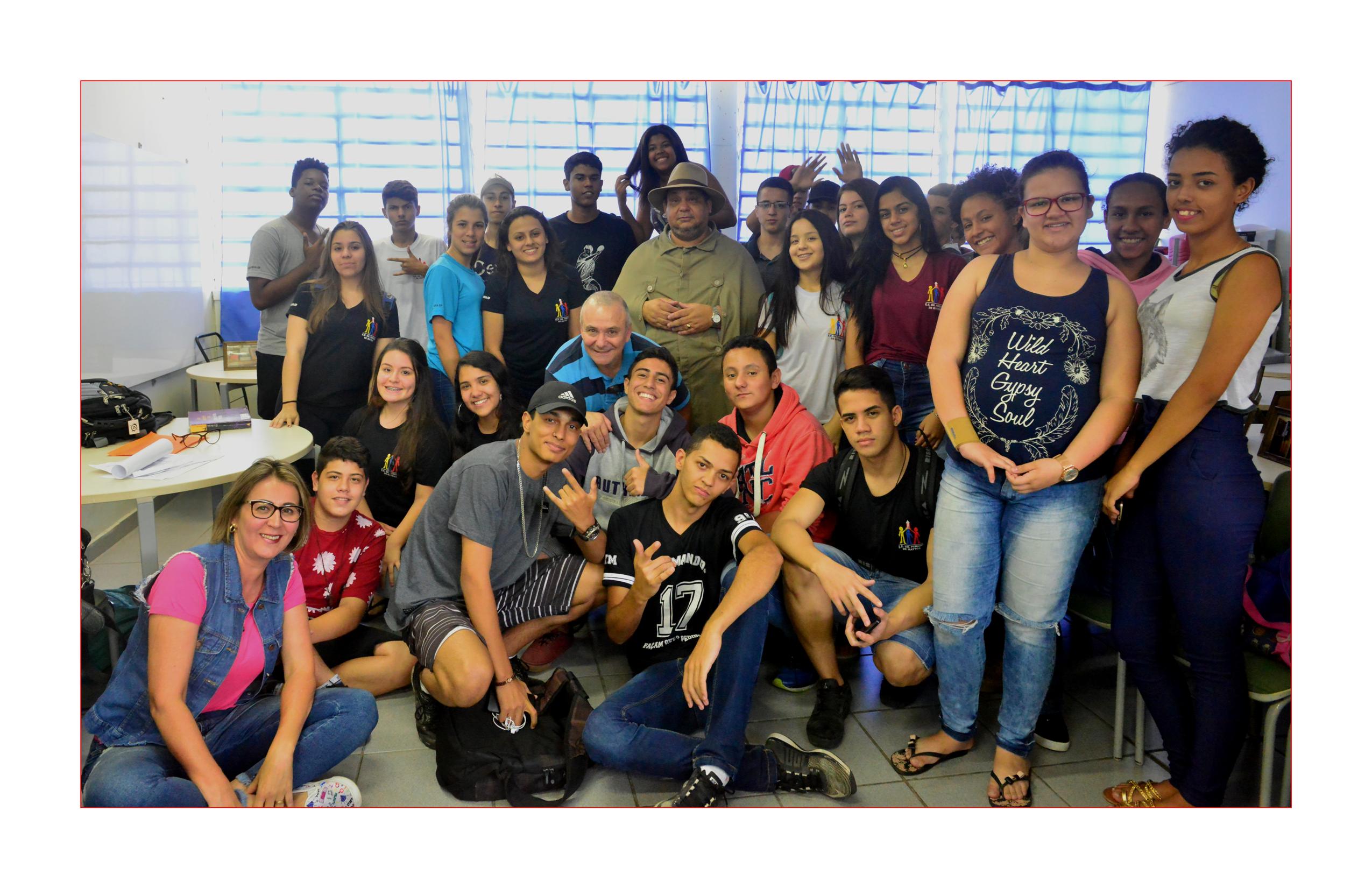 Alunos de EE Dr. Pereira de Mattos fazem apresentação sobre obra de Guimarães Rosa