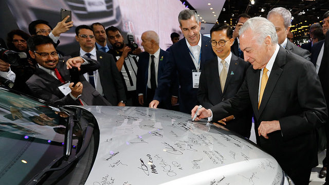 Temer assina decreto que beneficia montadoras