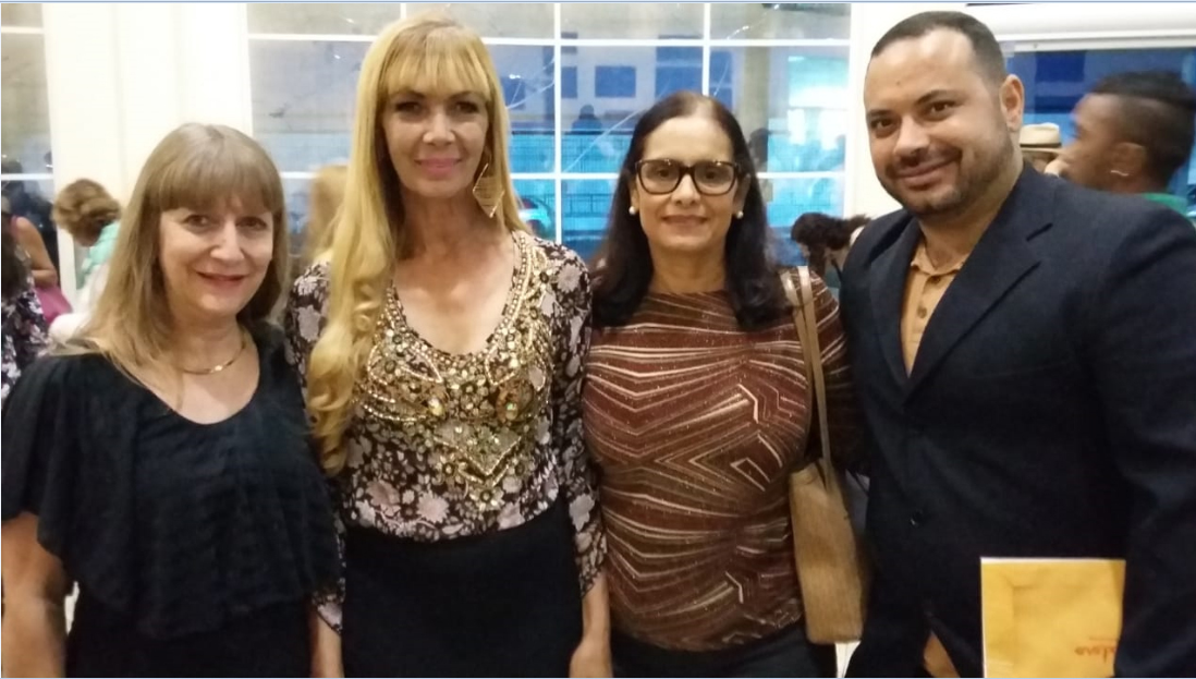 Noite de homenagens da Academia Valeparaibana de Letras e Artes