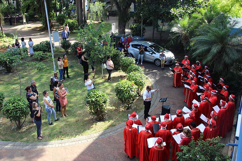 Coral do Projeto Conviver faz apresentação de Natal