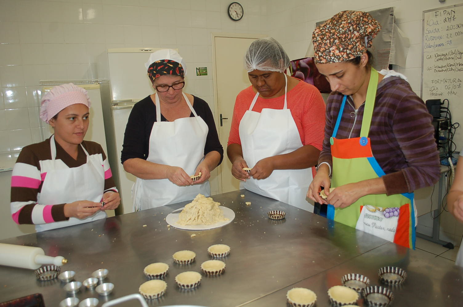Escolas do Trabalho disponibilizam 44 vagas na área de alimentos