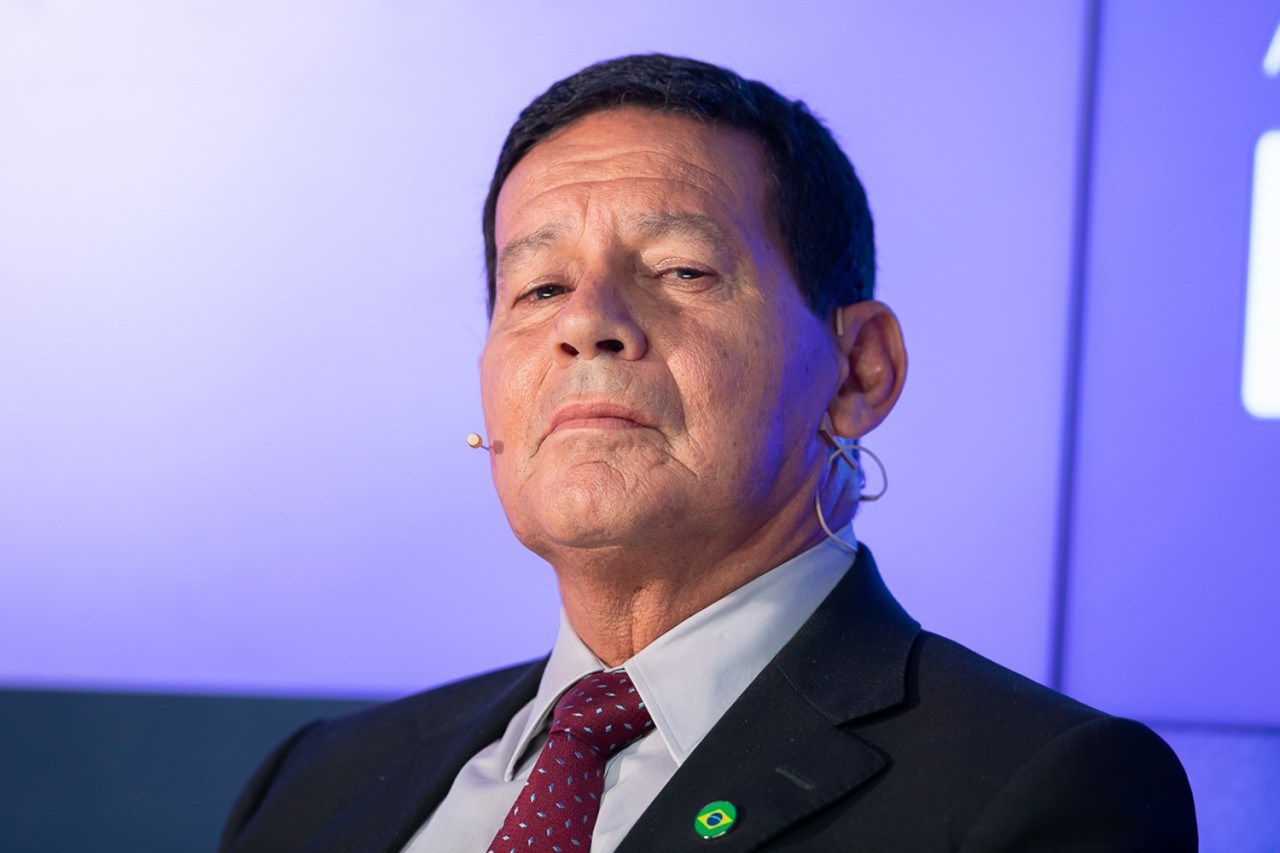 Presidente será operado dia 28 e Mourão ficará 14 dias no poder