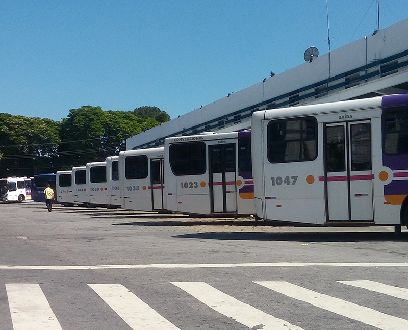 Loreny diz que é hora do prefeito corrigir contrato