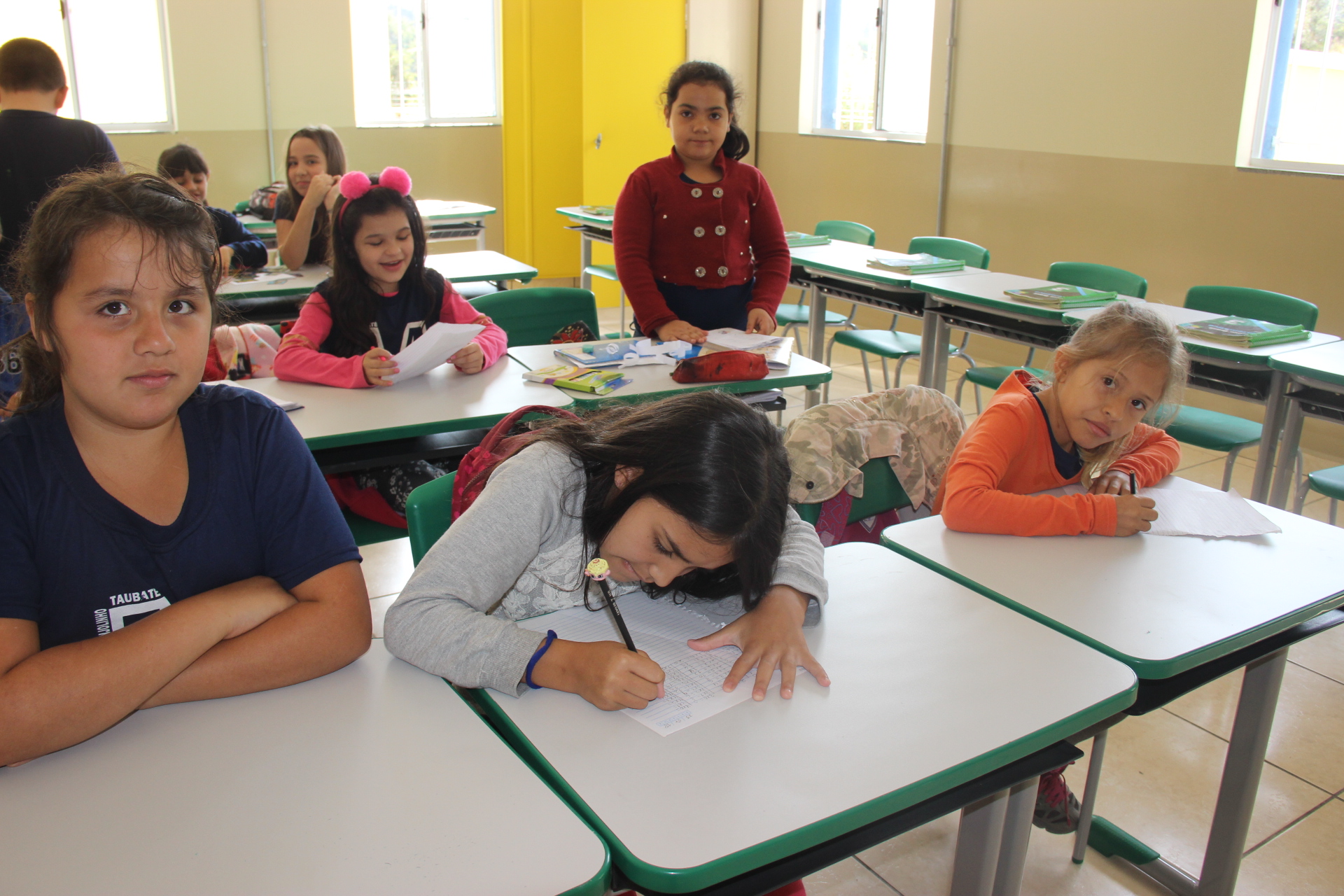 Secretaria de Educação convoca pais que estão na lista de espera