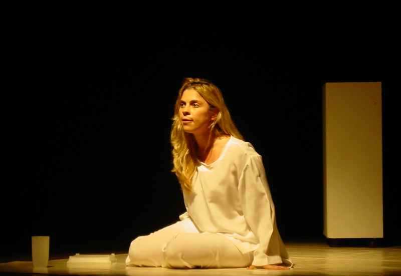 Inscrições abertas Curso de  teatro com  Karina Sbruzzy