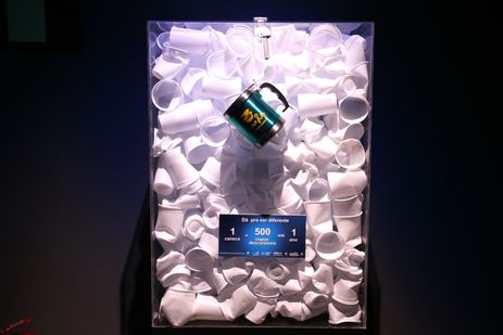 DF proíbe uso de canudo e copo de plástico; sindicato contesta medida