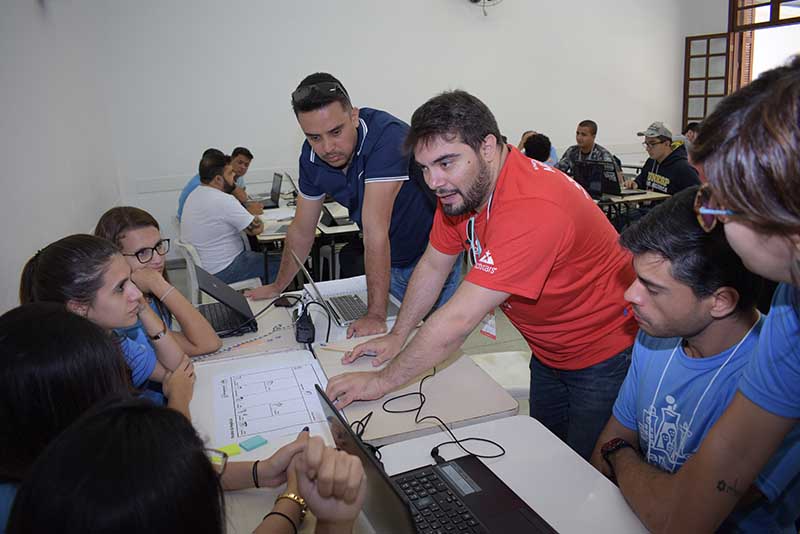 Projetos de alunos da Unitau ficam em primeiros lugares na Startup Weekend