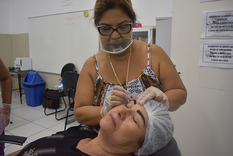 Escola da Beleza oferece 60 vagas para 4 cursos profissionalizantes