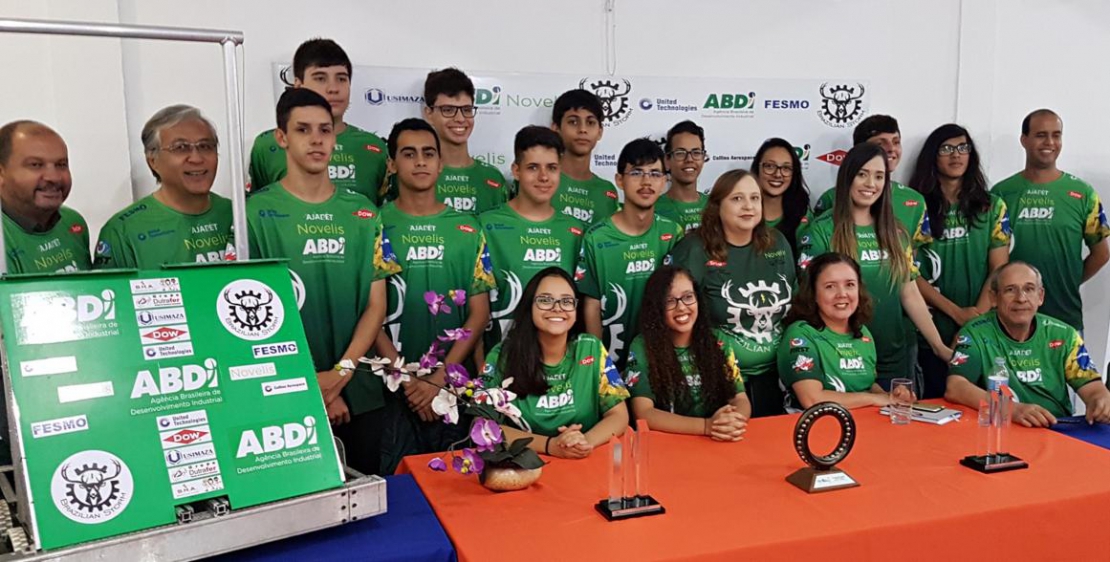 Alunos da rede estadual são destaque em competição internacional de robótica