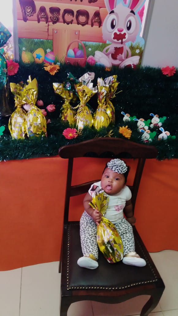 Irmandade de Taubaté entrega ovos de Páscoa às crianças do projeto Viva o bebê