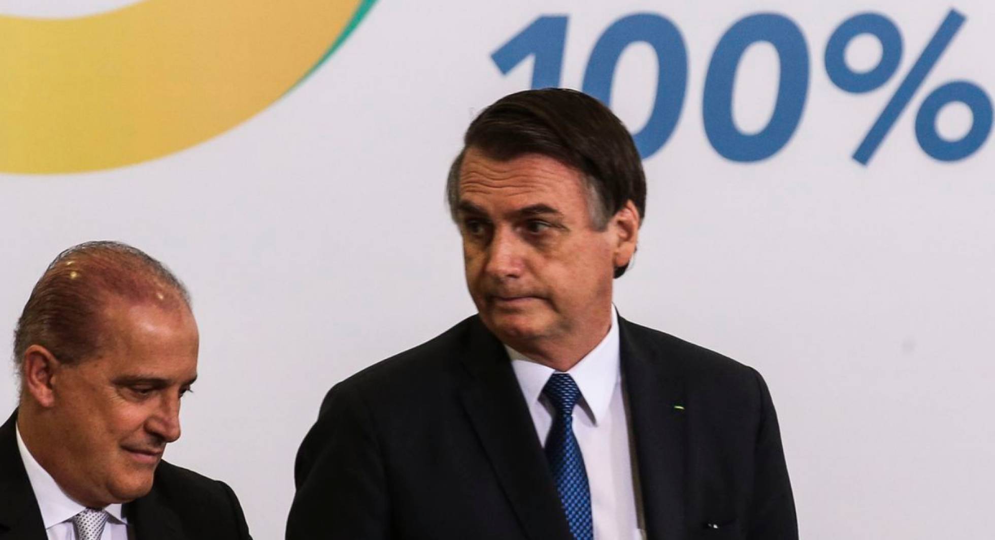 Bolsonaro propõe salário mínimo sem aumento real e veta concurso público em 2020
