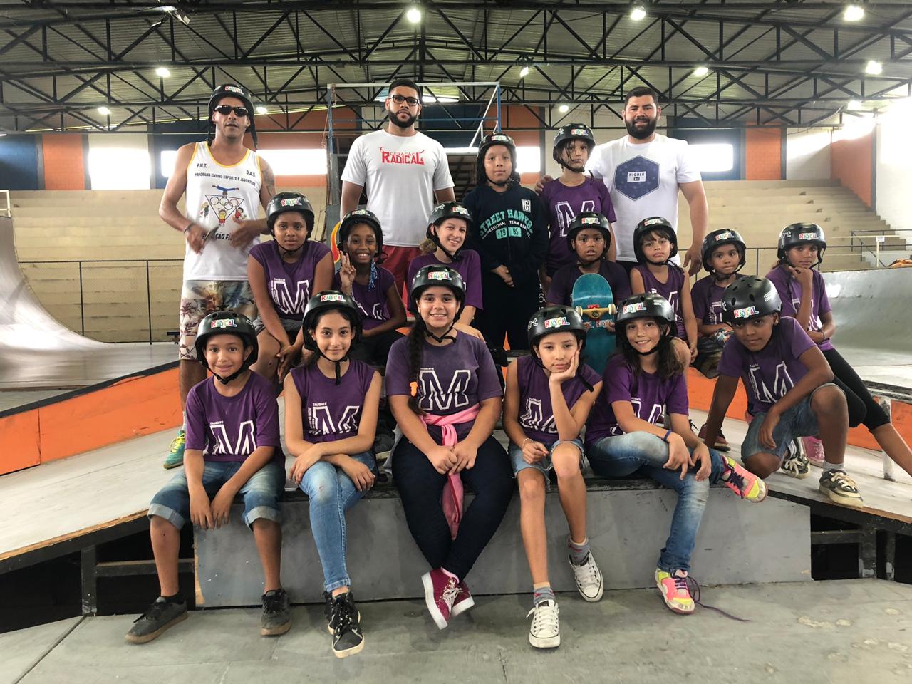 Alunos da EMIEF Vereador Mario Monteiro dos Santos participam de vivência de Skate