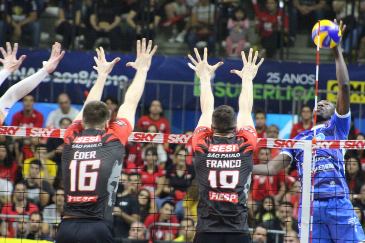 Vôlei Taubaté é superado pelo SESI e decisão será no sábado