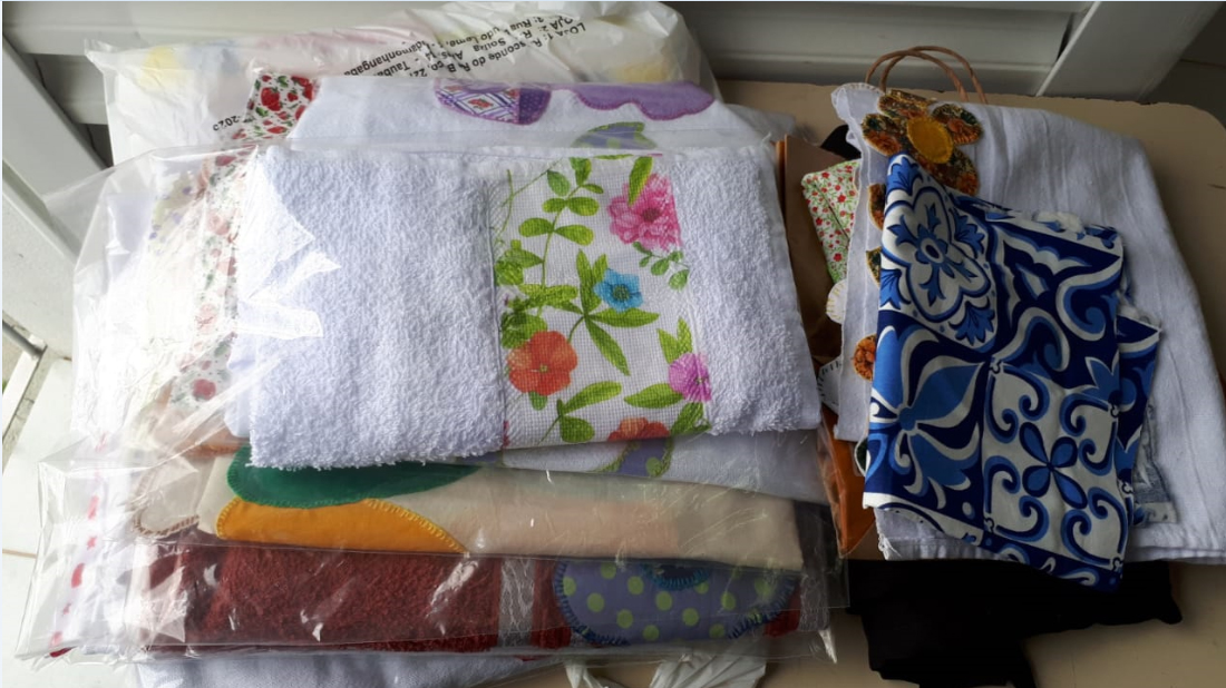 Escolas do Trabalho realizam Feira de Artesanato para o Dia das Mães