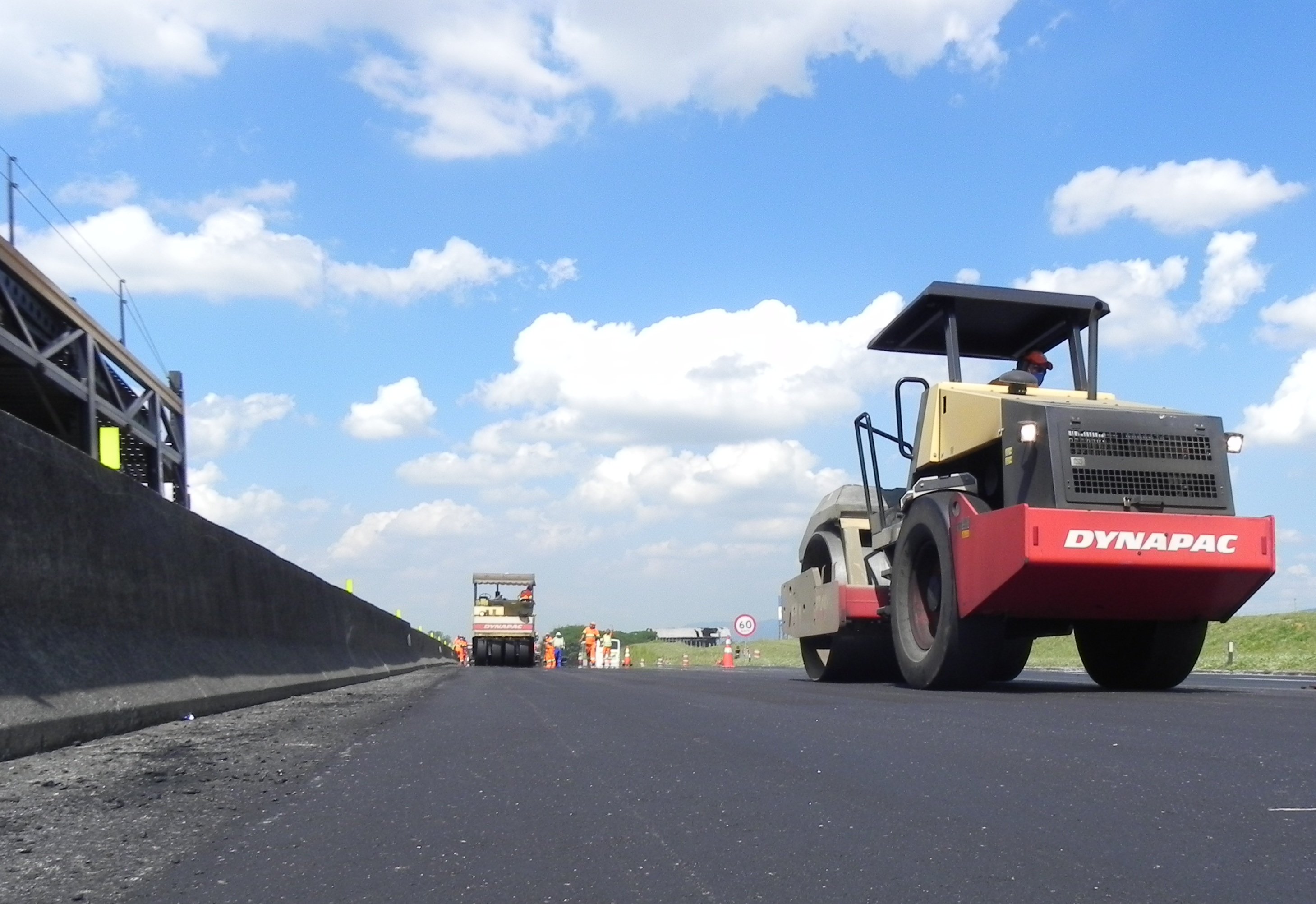 Vale do Paraíba recebe serviços de recuperação de pavimento