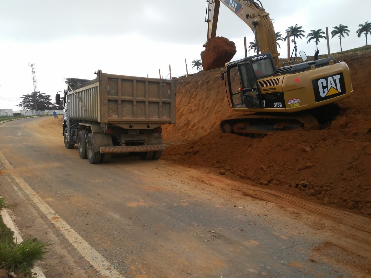 Vereador Guará Filho fiscaliza obras na SP-62 ao lado do Prefeito Ortiz Junior