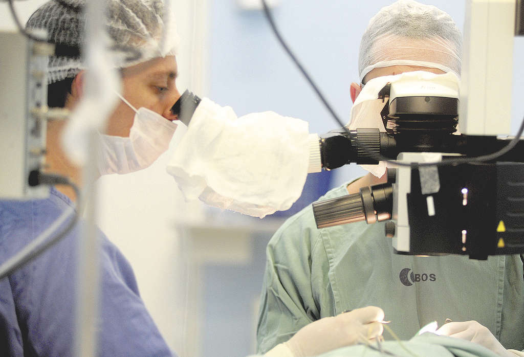 Por que pacientes na faixa dos 40 e 50 anos estão perdendo a visão para a catarata?