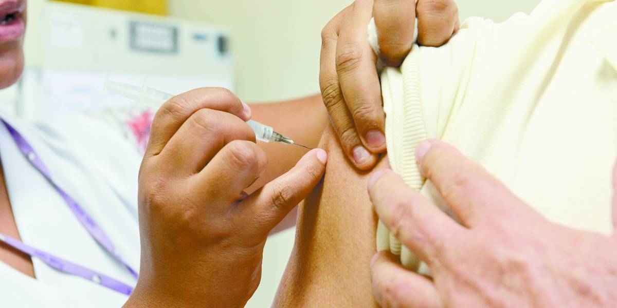 Fundamental para prevenir doenças, adultos também devem se imunizar