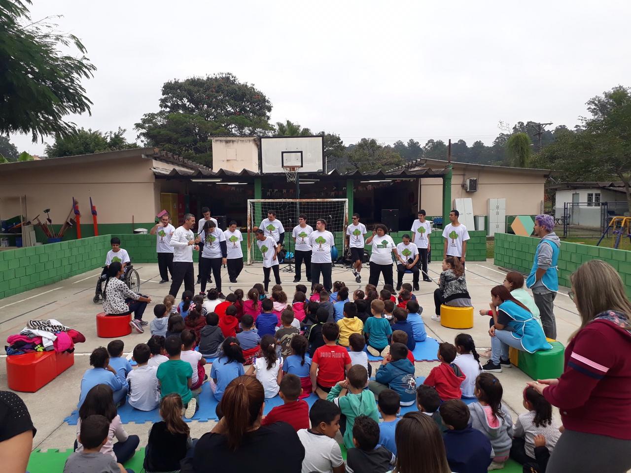 Madre Cecília promove educação ambiental