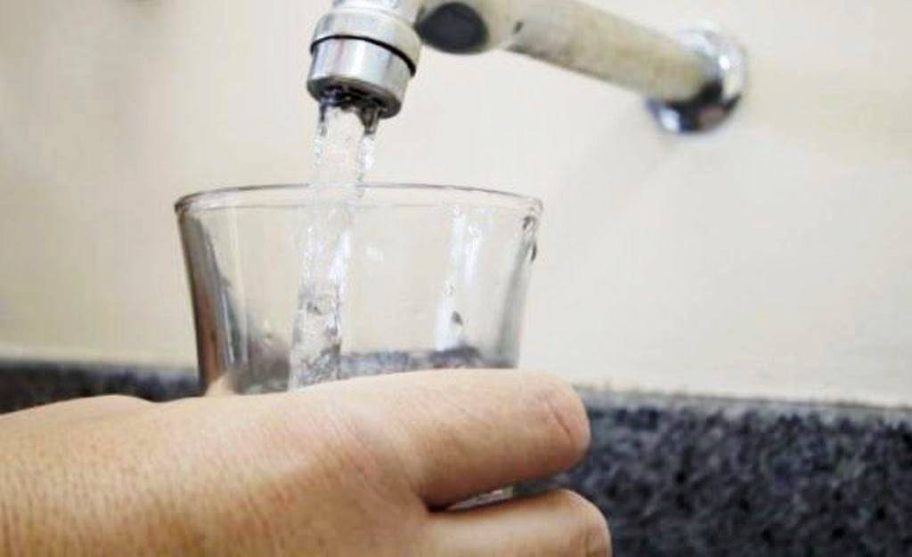 Análise de agência fiscalizadora aprova a qualidade da água distribuída à  população paraibunense