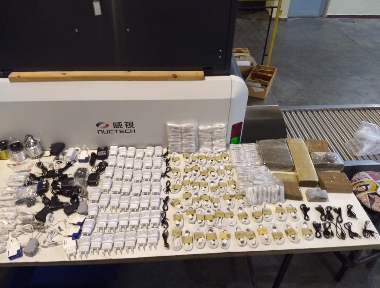 Drogas e eletrônicos são apreendidos em presídios de Tremembé