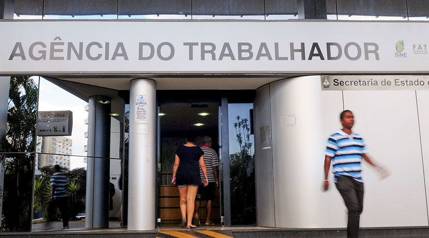 País tem 3,347 milhões de pessoas em busca de emprego há dois anos ou mais