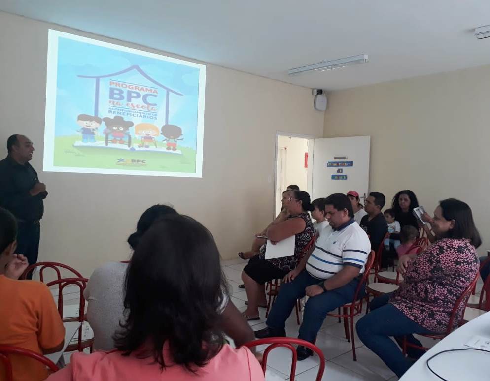Famílias recebem orientação sobre Programa BPC na escola