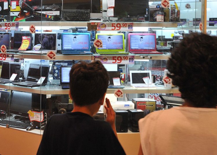 Vendas do comércio eletrônico recuam 5,3% na região