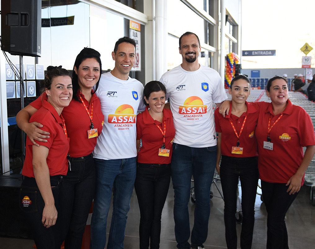Craques do Volei prestigiam inauguração do Assaí Atacadista