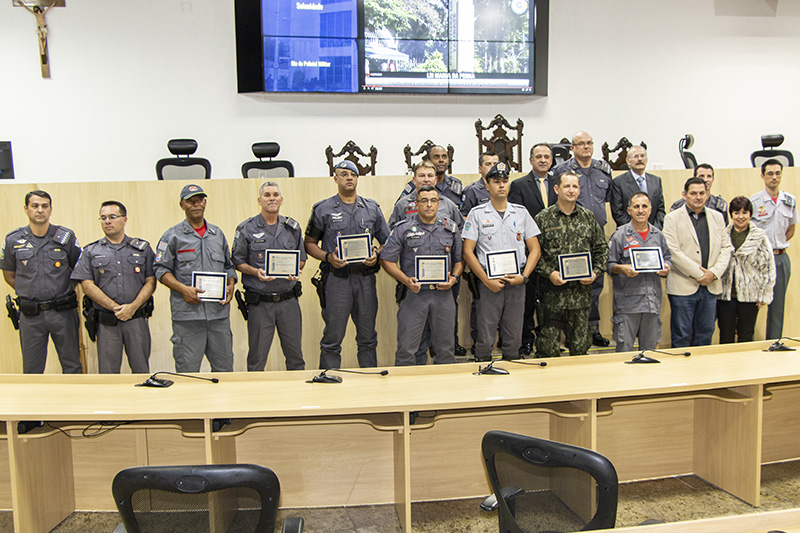 Solenidade na Câmara de Taubaté comemora dia do policial militar