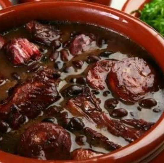 Rotary Club União faz tradicional feijoada no domingo