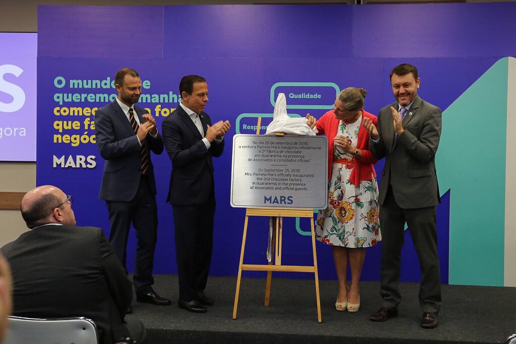 Governador participa de inauguração de fábrica de chocolates em Guararema