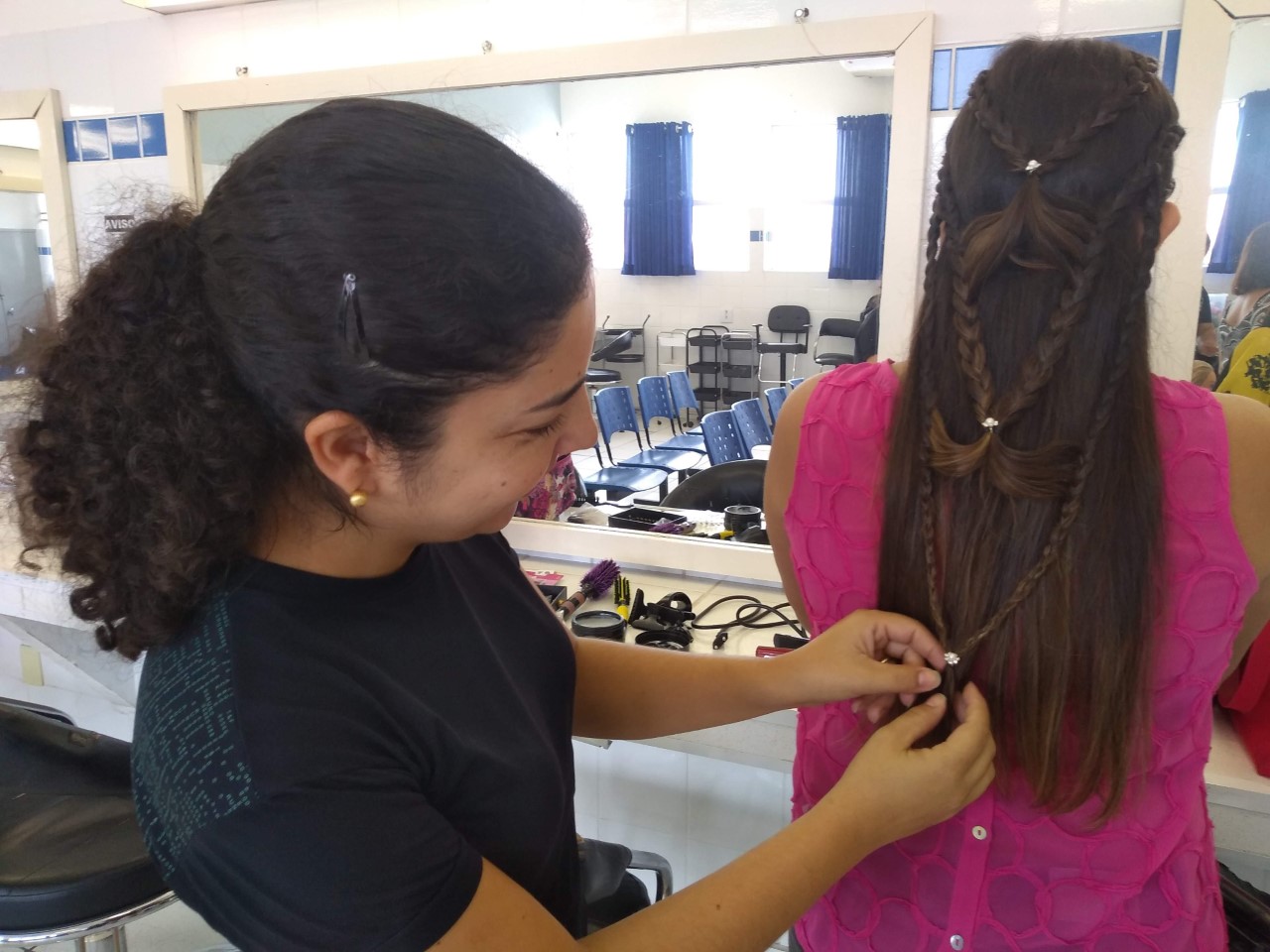 Escolas do Trabalho oferecem  393 vagas para cursos em cinco áreas