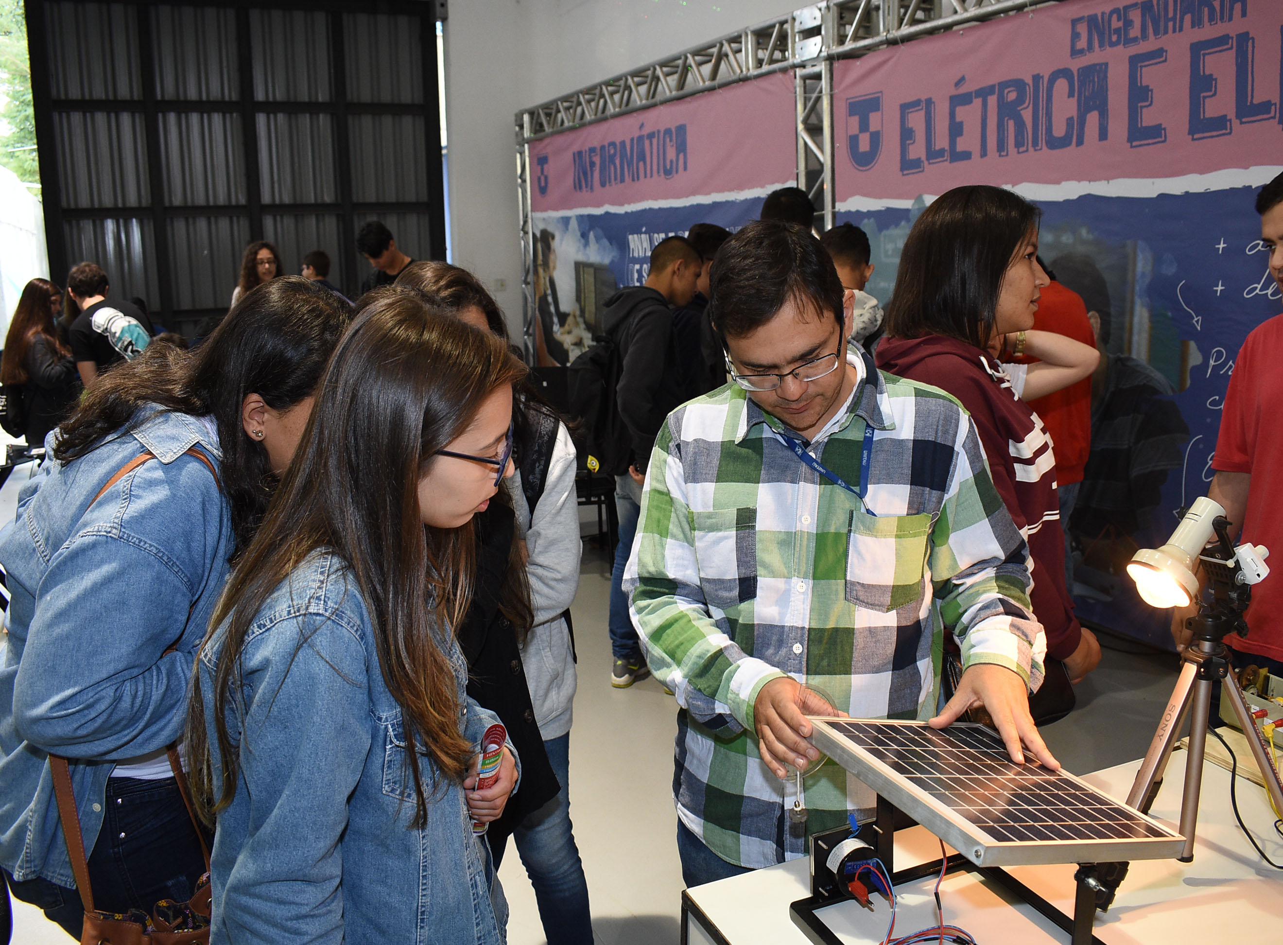 Bicampeão olímpico de vôlei é destaque na Feira de Profissões da Unitau