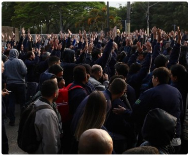 Trabalhadores da Embraer entram em greve por aumento real