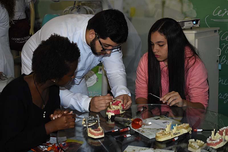 Feira de profissões da Unitau começa hoje