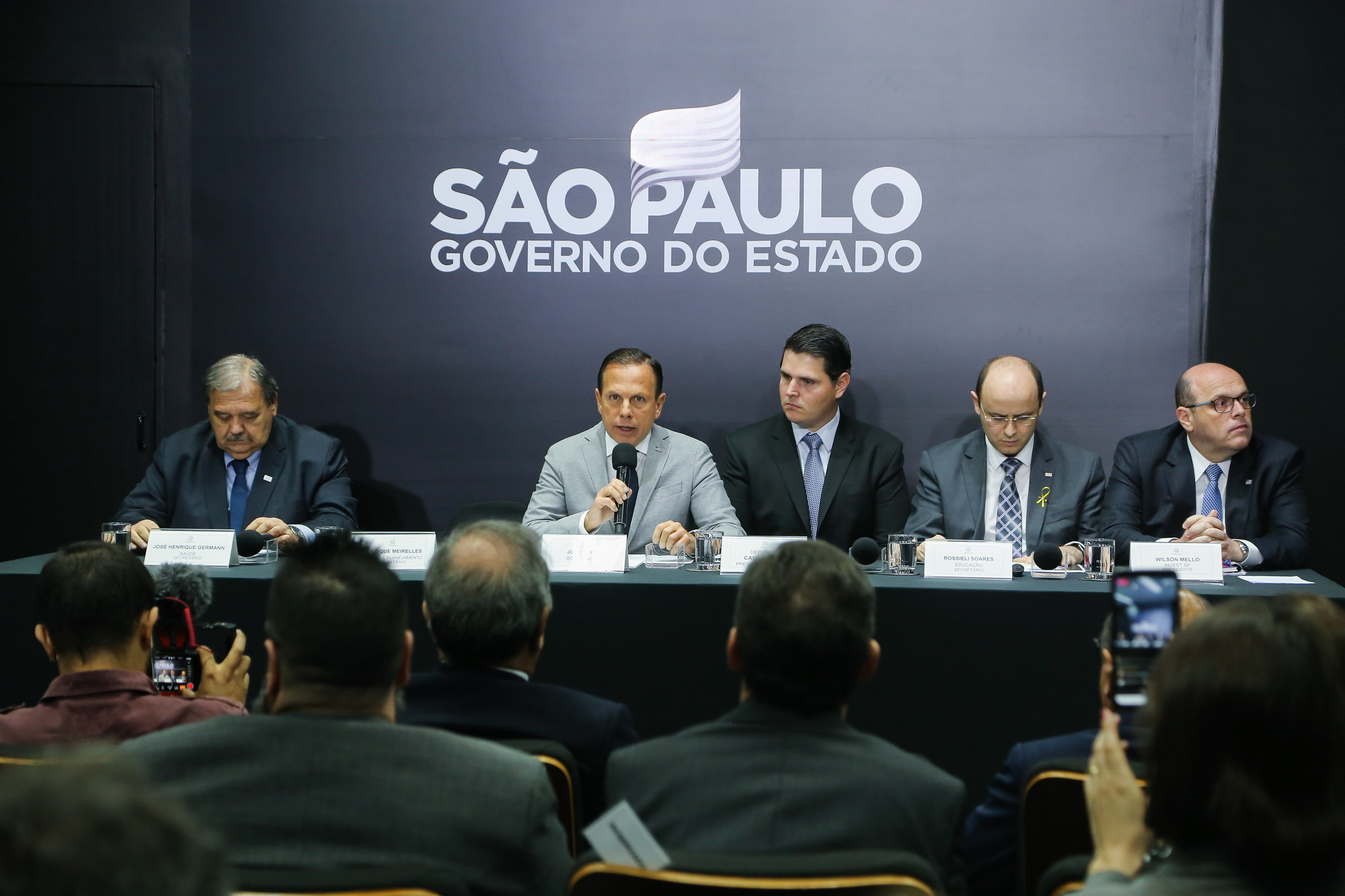 Governo de SP sanciona legislação para repasse de recursos às escolas estaduais