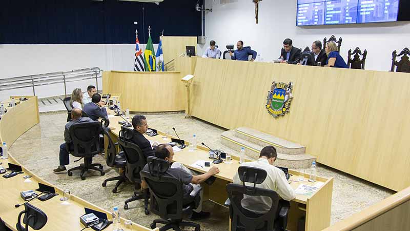 Embarque e desembarque especial e adaptação de fraldários seguem para sanção