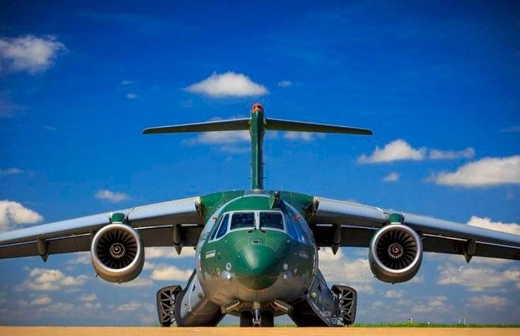 Embraer entrega primeiro avião multimissão KC-390 à Força Aérea Brasileira
