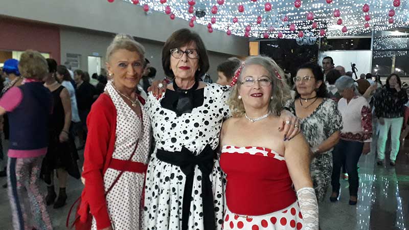 Irmandade de Taubaté promove Baile das Décadas para os idosos