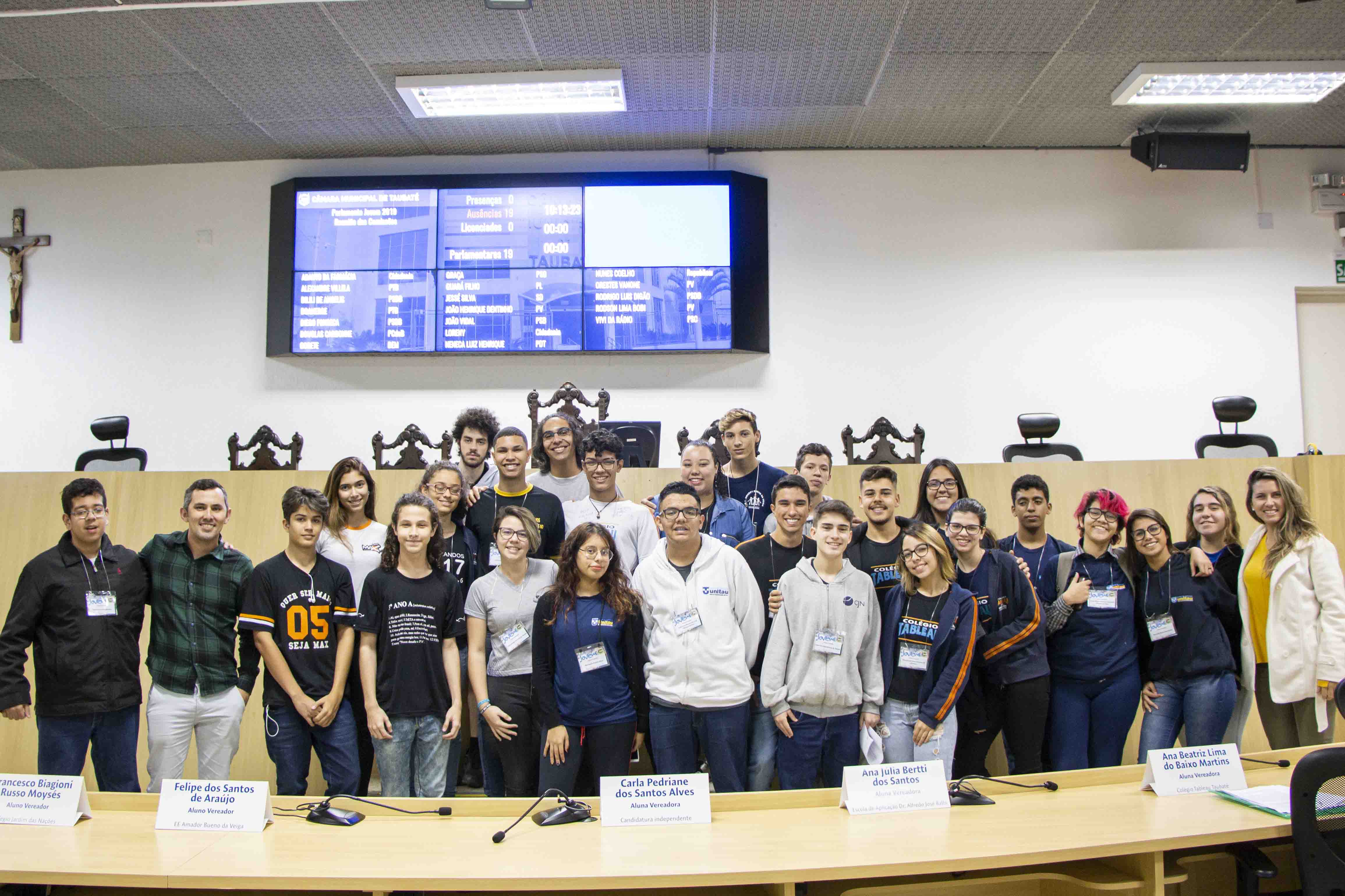 Câmara de Taubaté realiza primeira reunião do Parlamento Jovem